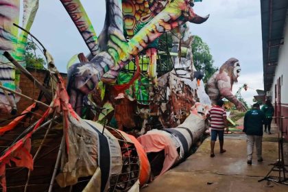 Ipaam orienta bumbás Caprichoso e Garantido sobre gestão de resíduos sólidos durante visita técnica 