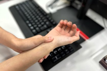 FVS-RCP reforça importância da prevenção de LER/DORT no ambiente de trabalho