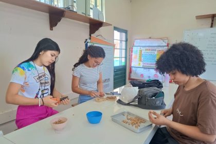 No interior, projetos apoiados pelo Governo do Amazonas aproximam à ciência da educação básica