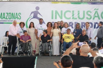 Governador Wilson Lima alcança mais de 500 pessoas com deficiência com nova entrega de cadeiras de rodas