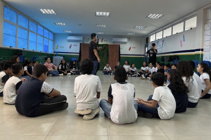 Prefeitura de Manaus oferece oficinas gratuitas de iniciação teatral para jovens da zona Leste
