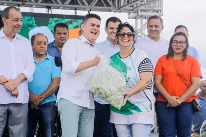 David realiza entrega do Programa de Aquisição de Alimentos