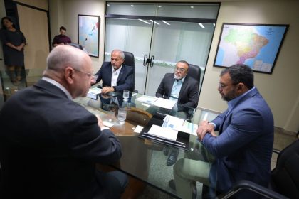 Governador Wilson Lima se reúne com associação de crédito para oficializar adesão da Cosama ao Cadastro Positivo