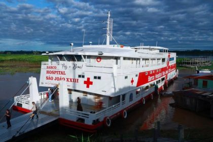 Barco Hospital São João XXIII faz mais de 1,4 mil atendimentos nos primeiros dois dias em Manacapuru