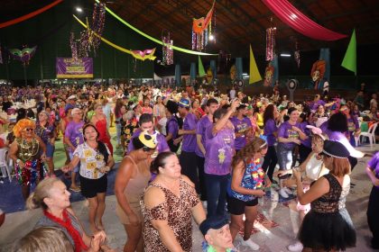 Prefeitura de Manaus reúne mais de 2 mil pessoas no ‘CarnaIdoso 2025’
