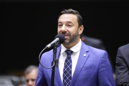 Projeto proíbe primeira-dama de ocupar cargo no governo e determina a divulgação dos seus gastos