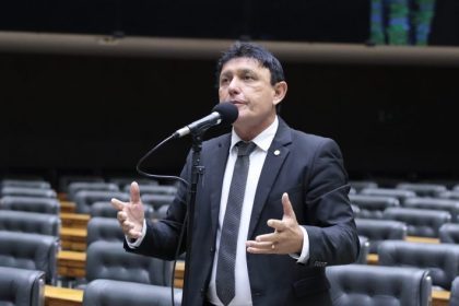 Projeto concede abono natalino para beneficiários do Bolsa Família