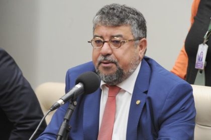 Projeto obriga aeroportos a guardar itens descartados no raio X