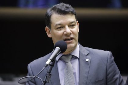 Proposta susta novas regras para a revalidação de diplomas obtidos em universidades estrangeiras