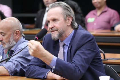 Projeto cria poupança para incentivar estudantes a concluir o ensino fundamental