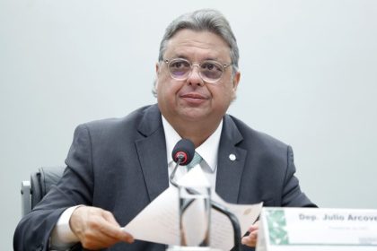 Presidente da Comissão de Orçamento espera solução rápida para impasses com emendas parlamentares