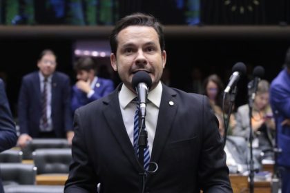 Projeto cria sistema de alerta por SMS sobre desaparecimento de crianças e adolescentes