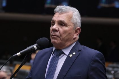 Projeto atribui a municípios a edição de regras para impermeabilização e instalação de tomadas para carros