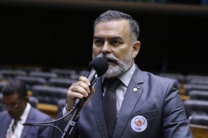 Projeto prevê concessão de medidas protetivas para médicos que sofrem ameaças