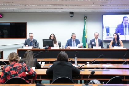 Especialistas cobram novas portarias para garantir terapia nutricional a paciente com câncer