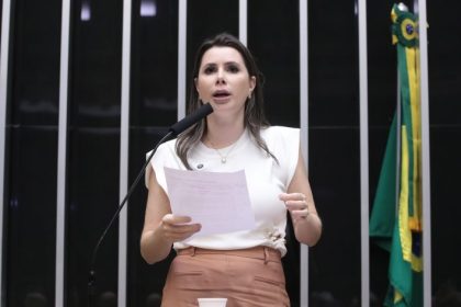 Minoria vai fiscalizar medidas econômicas do governo, diz líder