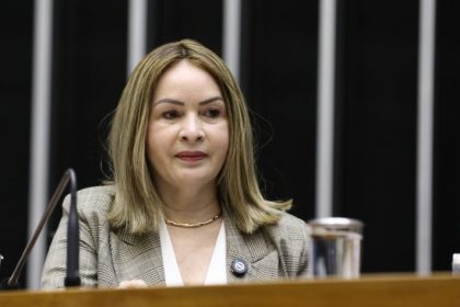 Projeto tipifica abandono afetivo de criança ou adolescente como crime