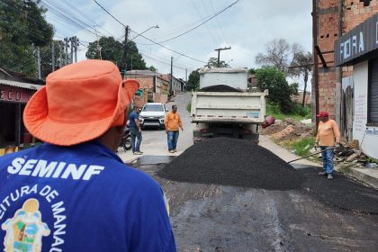 Prefeitura de Manaus retorna em trecho do bairro Grande Vitória para realizar serviços de recuperação asfáltica