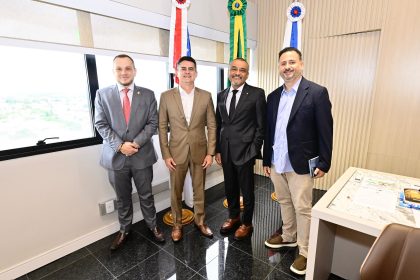 Prefeito David Almeida reforça interlocução institucional e renova parceria com TJ-AM para ‘Justiça Restaurativa’ nas escolas