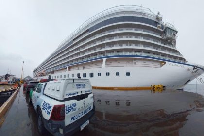 Manaus recebe dois cruzeiros e movimenta mais de R$ 15 milhões na economia local