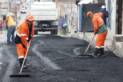 Prefeitura de Manaus segue com os serviços de manutenção asfáltica na comunidade Gustavo Nascimento