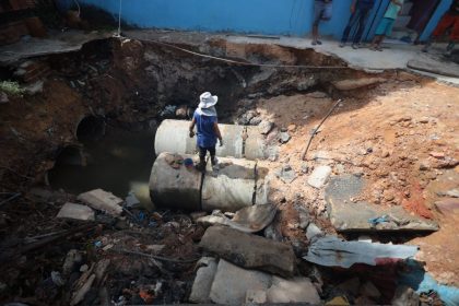 Prefeitura de Manaus atende os moradores do bairro Alfredo Nascimento e trabalha na substituição da rede de drenagem profunda