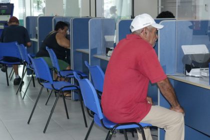 Aposentados e pensionistas nascidos em março são convocados pela Manausprev para recadastramento