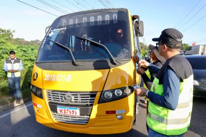 Operação da Prefeitura de Manaus contra transporte clandestino fecha semana com 14 apreensões