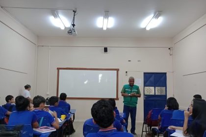 Ipaam promove ação educativa em escolas de Parintins sobre prevenção às queimadas e desmatamento