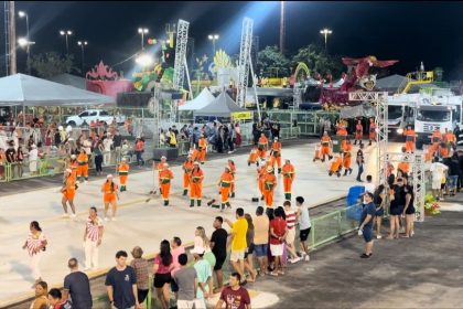 Prefeitura garante limpeza no desfile das escolas de samba no sambódromo de Manaus