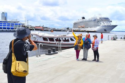 Prefeitura comemora impacto turístico e econômico do Píer Manaus 355 