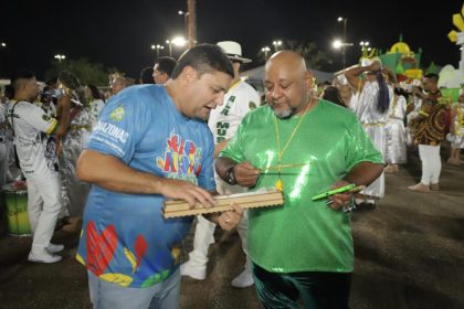 Carnaval na Floresta 2025: Desfiles do Grupo de Acesso A encantam o sambódromo com enredos emocionantes e cheios de cultura