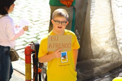 Congresso se ilumina de azul e amarelo pelo Dia Internacional da Síndrome de Down