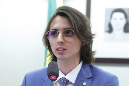 Projeto dá prazo para município adaptar legislação à Lei Geral das Antenas