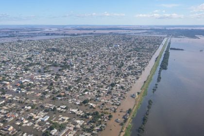 Lei facilita uso de verba federal para drenagem em município afetado por enchente