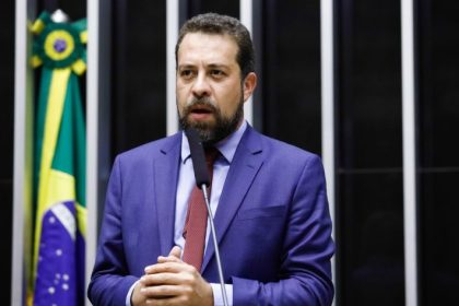 Proposta torna crime obter vantagem econômica por meio de notícia falsa