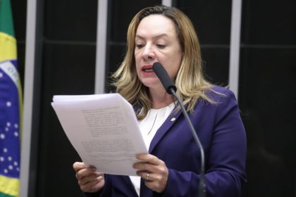 Projeto cria programa para emissão de RG em escolas públicas