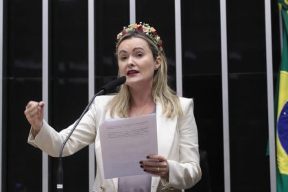 Projeto proíbe o Conanda de abordar temas relacionados a aborto