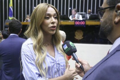 Projeto garante estabilidade provisória a funcionárias com câncer de útero, mama e colorretal