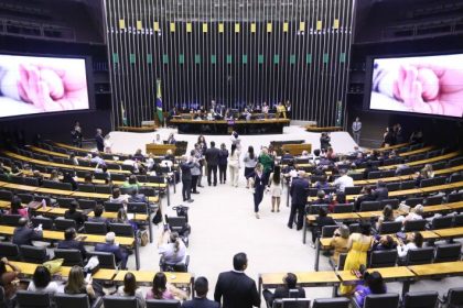 Debatedores apontam dificuldades em acesso a diagnóstico e tratamento de doenças raras