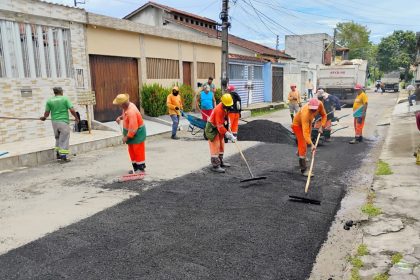 Prefeitura de Manaus realiza serviços de recuperação asfáltica no bairro Cidade Nova