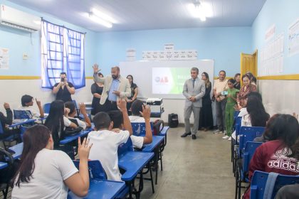 Prefeitura de Manaus promove palestra sobre bullying e cyberbullying em escola da zona Leste