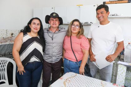 Prefeito David Almeida entrega casas reformadas pelo programa ‘Casa Manauara’ e chega a mais de 300 famílias beneficiadas