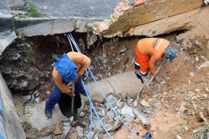 Prefeitura de Manaus atua na recuperação de rede de drenagem profunda no bairro Educandos 