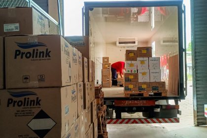 Operação Cheia 2025: Governo do Amazonas inicia envio de kits de medicamentos para municípios afetados