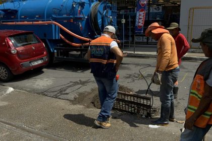 Prefeitura de Manaus realiza recuperação de rede de drenagem no centro histórico da capital