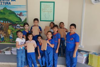 Prefeitura de Manaus realiza ‘Campanha de Conservação dos Livros Didáticos’ em escola da zona rural