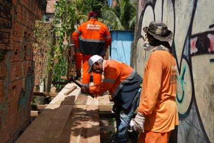Prefeitura de Manaus beneficia o bairro Novo Israel com ponte de 36 metros de extensão