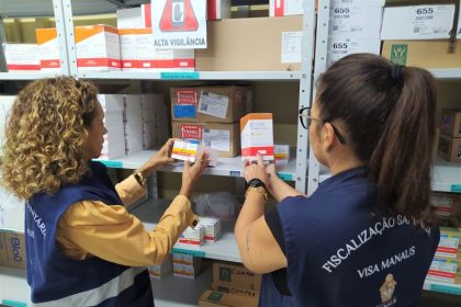 Prefeitura de Manaus fiscaliza práticas sanitárias em farmácia hospitalar da zona Norte 
