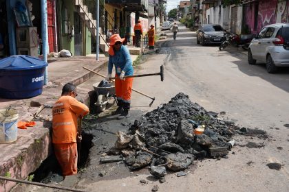 Prefeitura recupera rede de drenagem afetada por descarte irregular de lixo no bairro Lírio do Vale